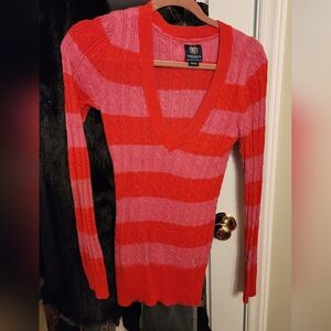 American Eagle Outfitters Red and Pink V-Neck Sweater